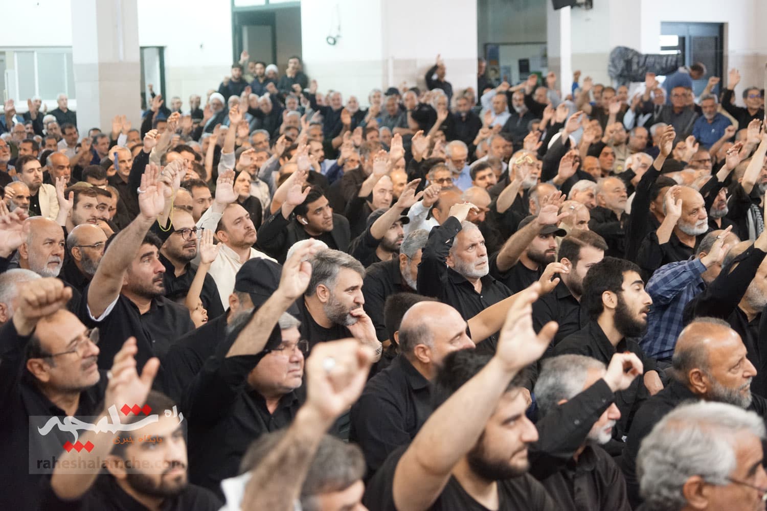 در مراسم اربعین سردار شهید سلامی چه کسانی بودند؟ +تصاویر — تصویر 43