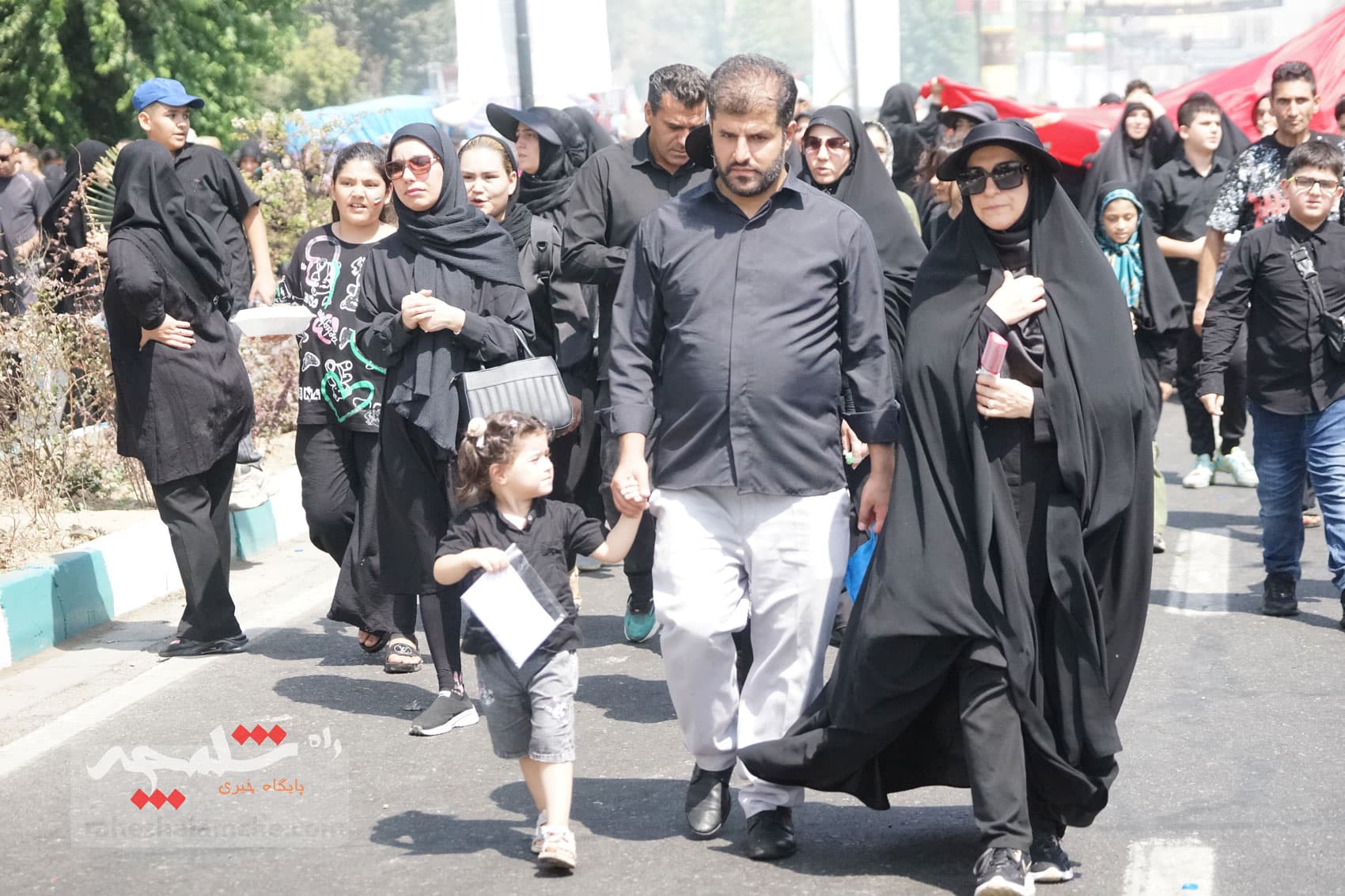 جاماندگان پیاده اربعین حسینی در تهران +تصاویر — تصویر 8