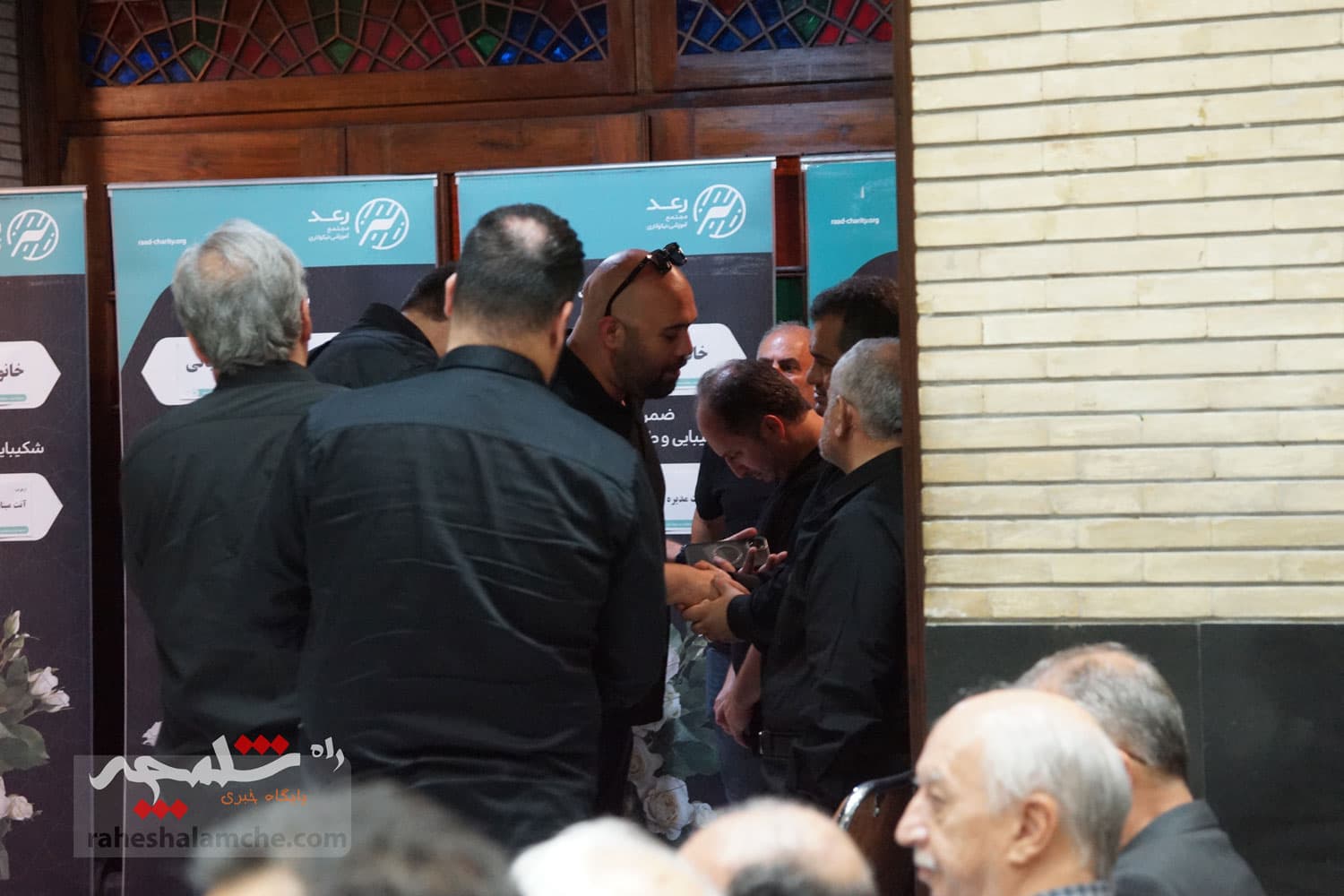 مراسم هفتمین روز درگذشت «محمدرضا درجاتی» +تصاویر — تصویر 62