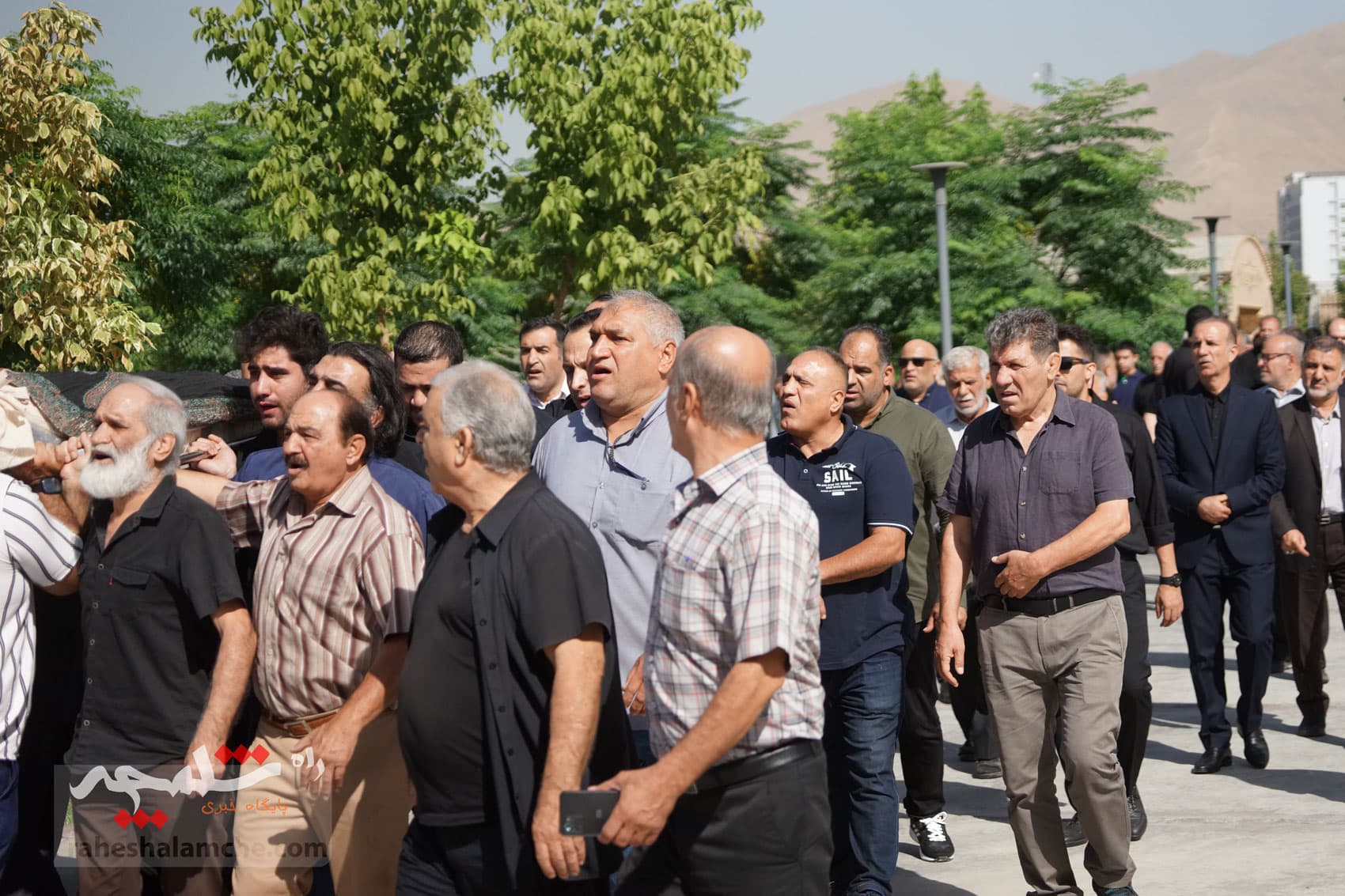 تشییع پیکر پهلوان همیشه خندان کشتی ایران چه گذشت؟ +تصاویر — تصویر 71