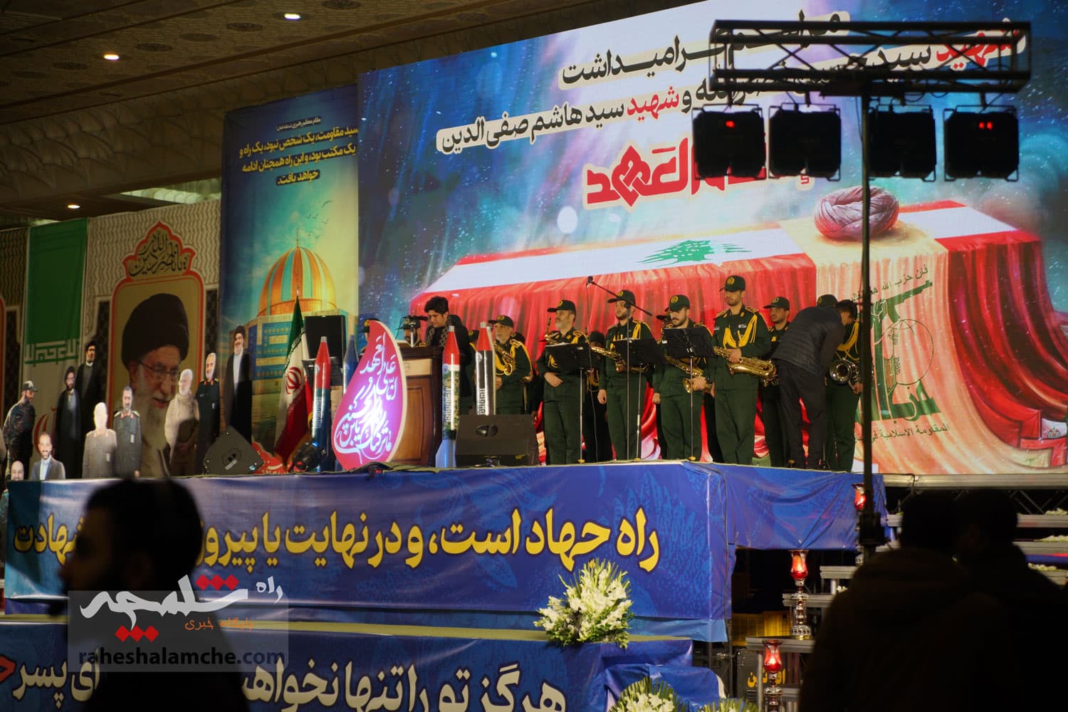 مراسم گرامیداشت شهید سیدحسن نصرالله در مصلی تهران برگزار شد +تصاویر — تصویر 16