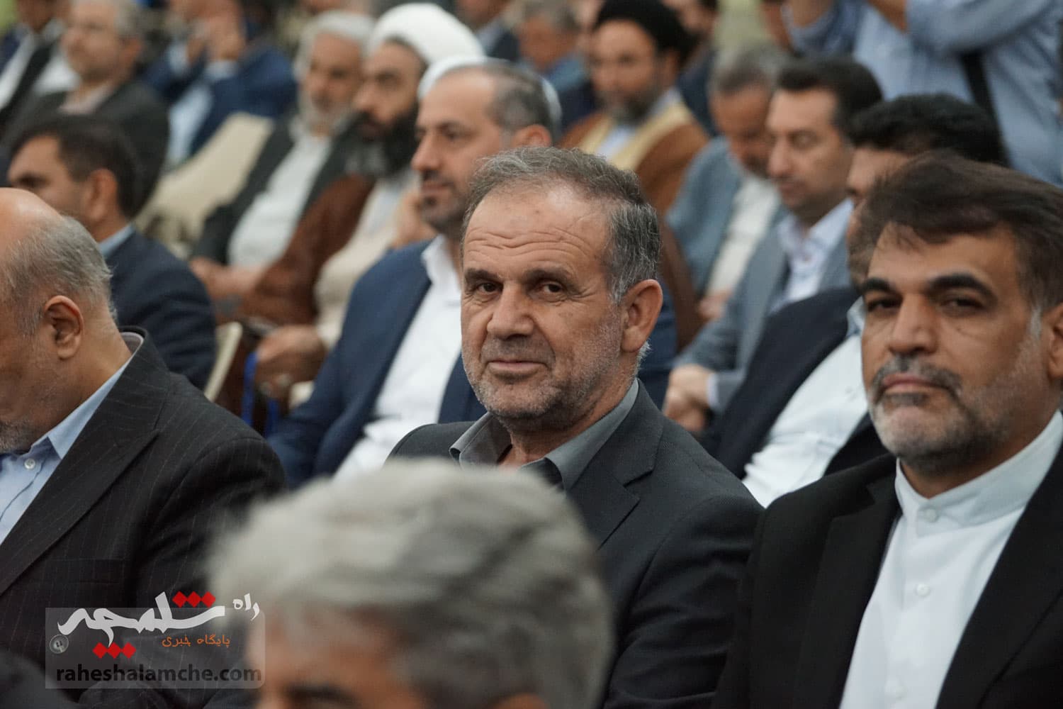 حضور نمایندگان مجلس در حرم امام خمینی(ره) +تصاویر — تصویر 36