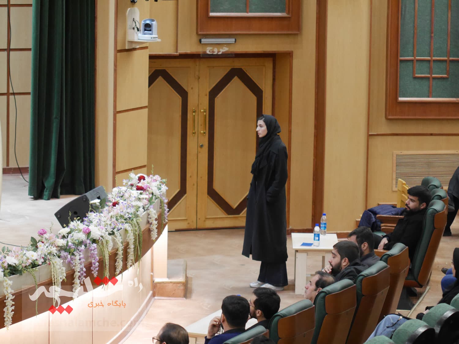 نشست صمیمی طحاننظیف با دانشجویان دانشگاه آزاد واحد مرکز +تصاویر — تصویر 52
