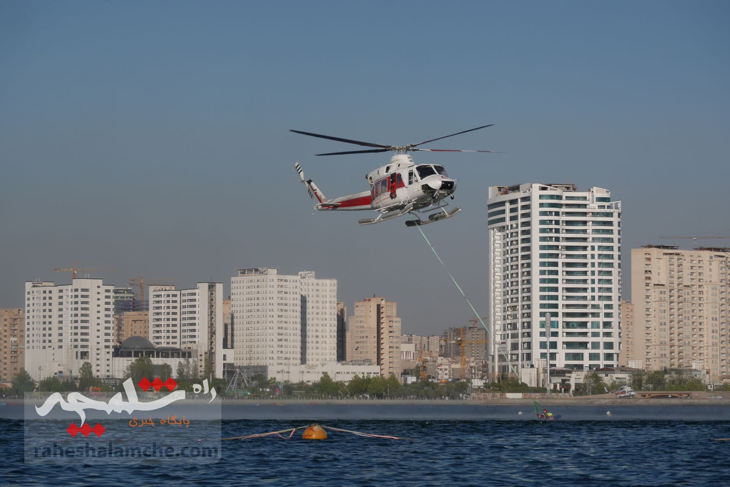 مانور امداد و نجات هلال احمر در دریاچه چیتگر +تصاویر — تصویر 50