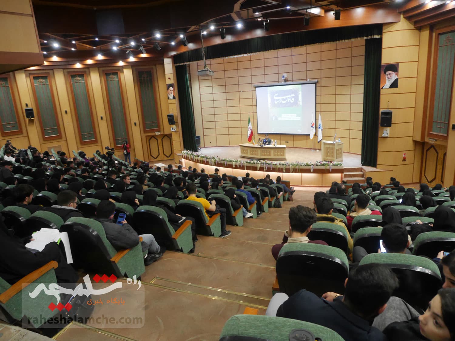 نشست صمیمی طحاننظیف با دانشجویان دانشگاه آزاد واحد مرکز +تصاویر — تصویر 28