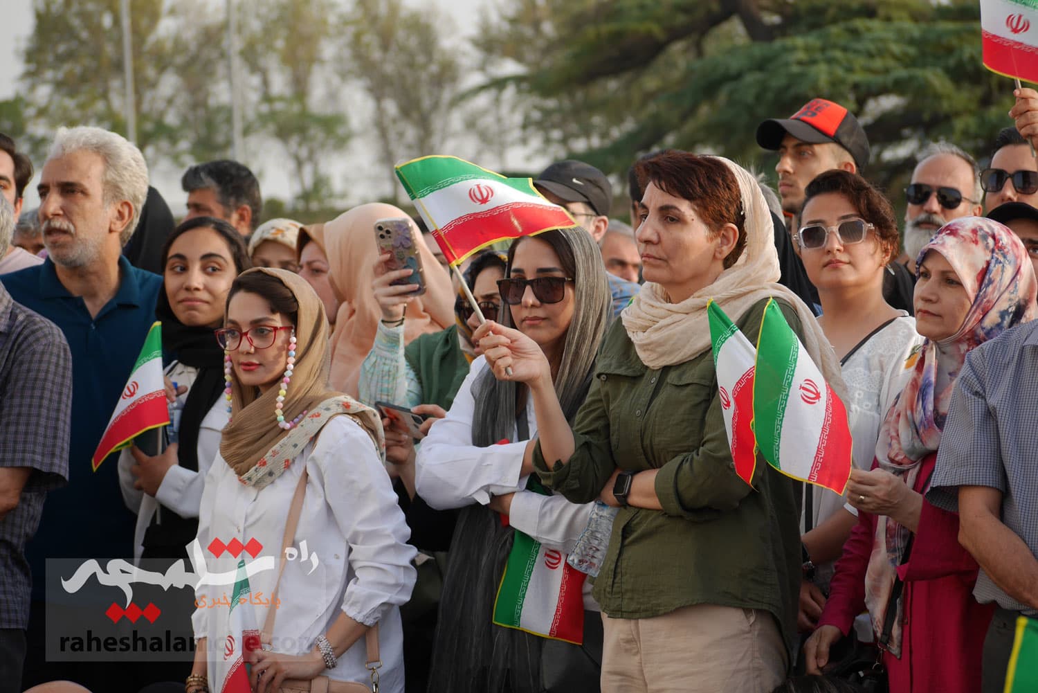 لحظاتی شاد با اجرای ارکستر سمفونیک ایران در میدان آزادی تهران +تصاویر — تصویر 20
