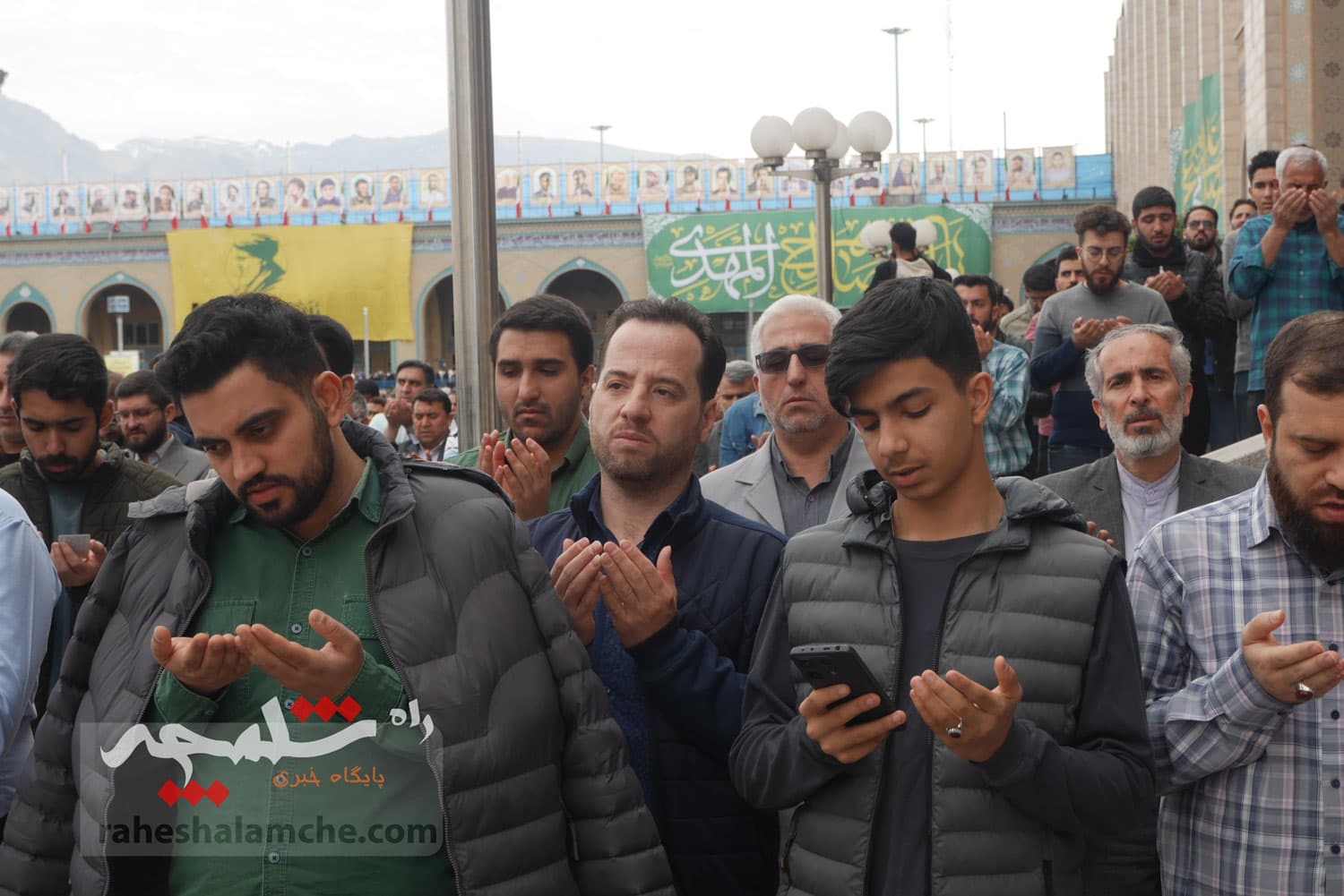 گزارش تصویری اختصاصی راه شلمچه از نماز عید فطر به امامت رهبر انقلاب — تصویر 80