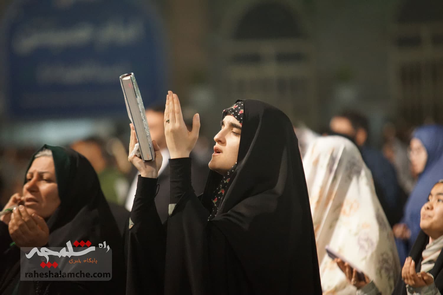طنین نجوای «الهی العفو» دومین شب قدر در حرم عبدالعظیم حسنی(ع) +تصاویر — تصویر 92
