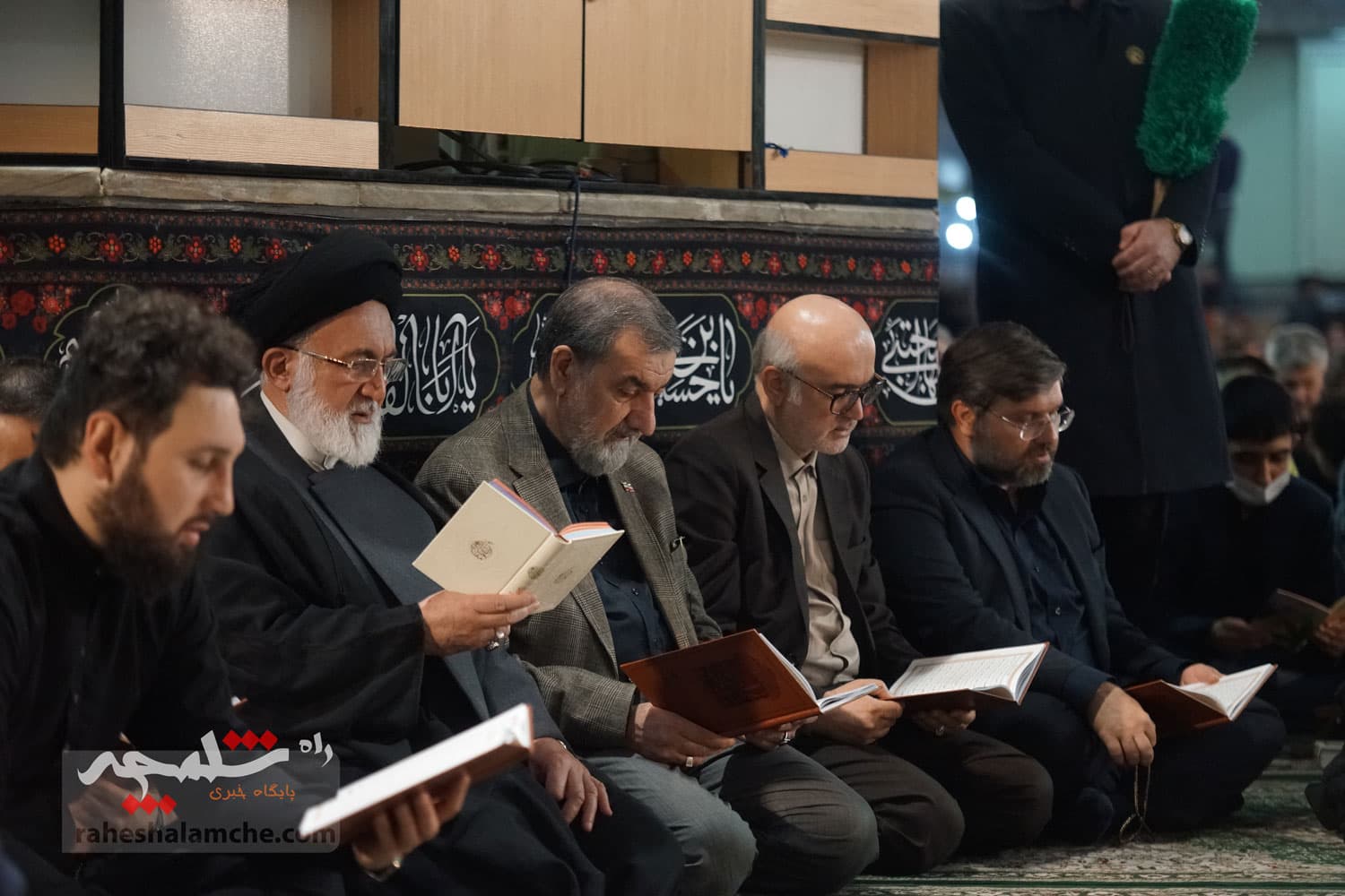 طنین نجوای «الهی العفو» دومین شب قدر در حرم عبدالعظیم حسنی(ع) +تصاویر — تصویر 38