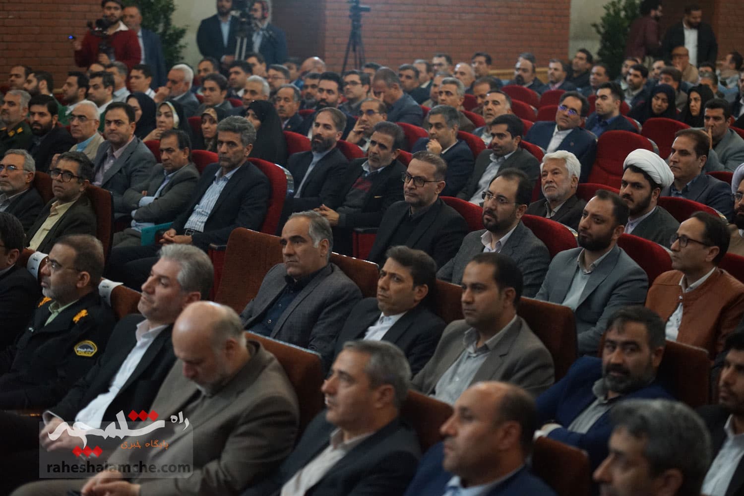 گزارش تصویری کامل سفر پزشکیان جنوب شرق تهران — تصویر 37