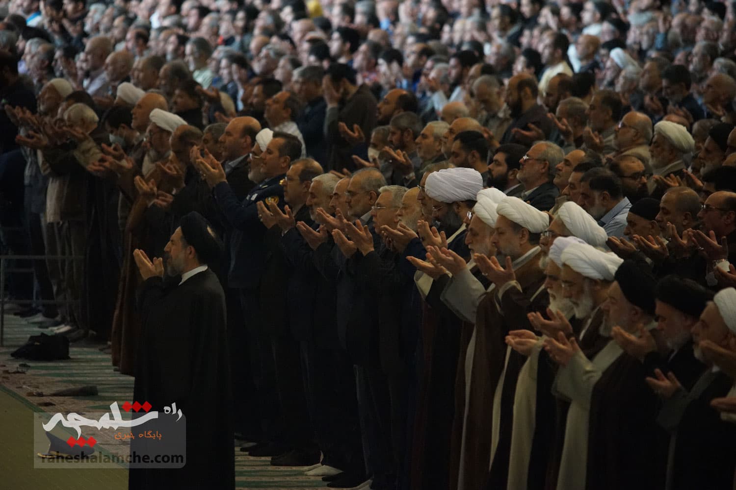 آخرین نماز جمعه تهران در سال 403 برگزار شد+تصاویر — تصویر 78