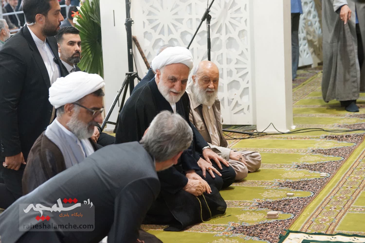 نماز عید قربان در دانشگاه تهران برگزار شد +تصاویر — تصویر 9