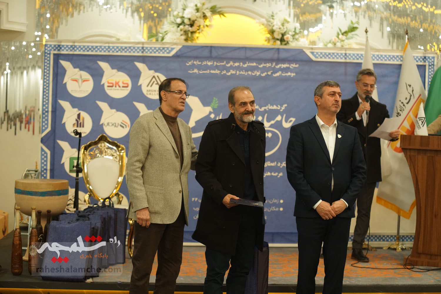 چه کسانی در نخستین کنگره ملی حامیان صلح ایران حضور داشتند؟ +تصاویر — تصویر 140