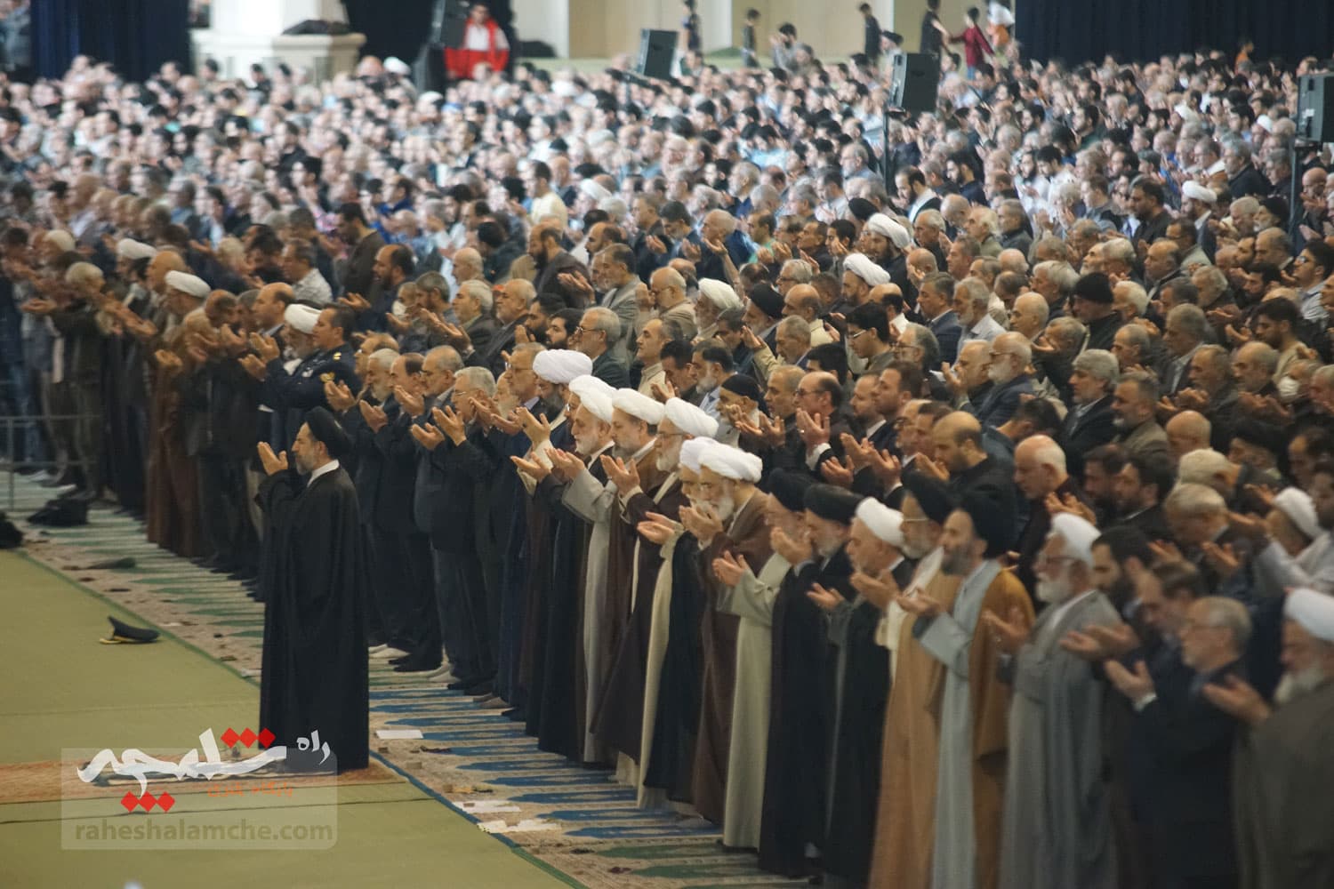 آخرین نماز جمعه تهران در سال 403 برگزار شد+تصاویر — تصویر 76