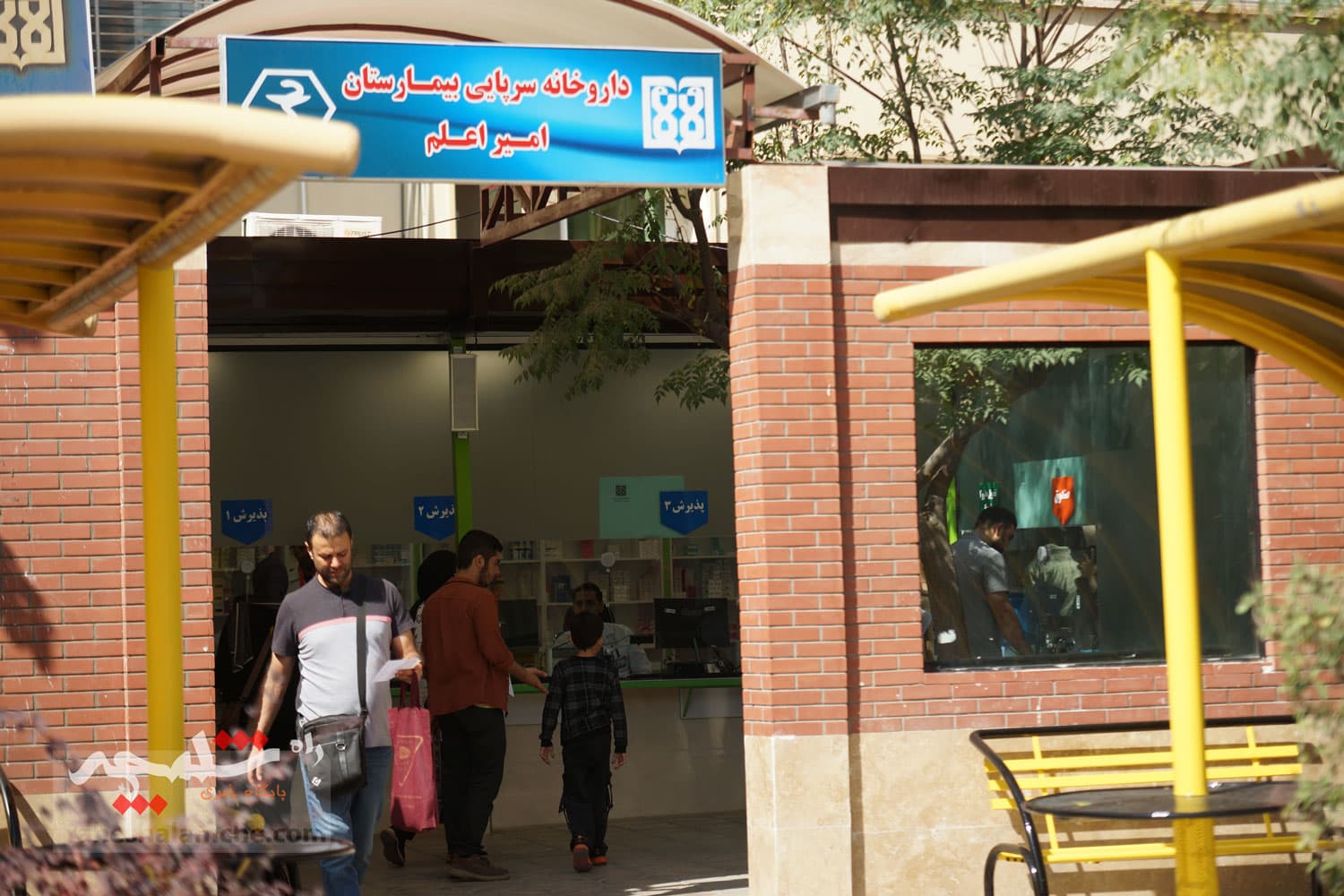 حضور ظفرقندی در بیمارستان امیراعلم تهران+ تصاویر — تصویر 12