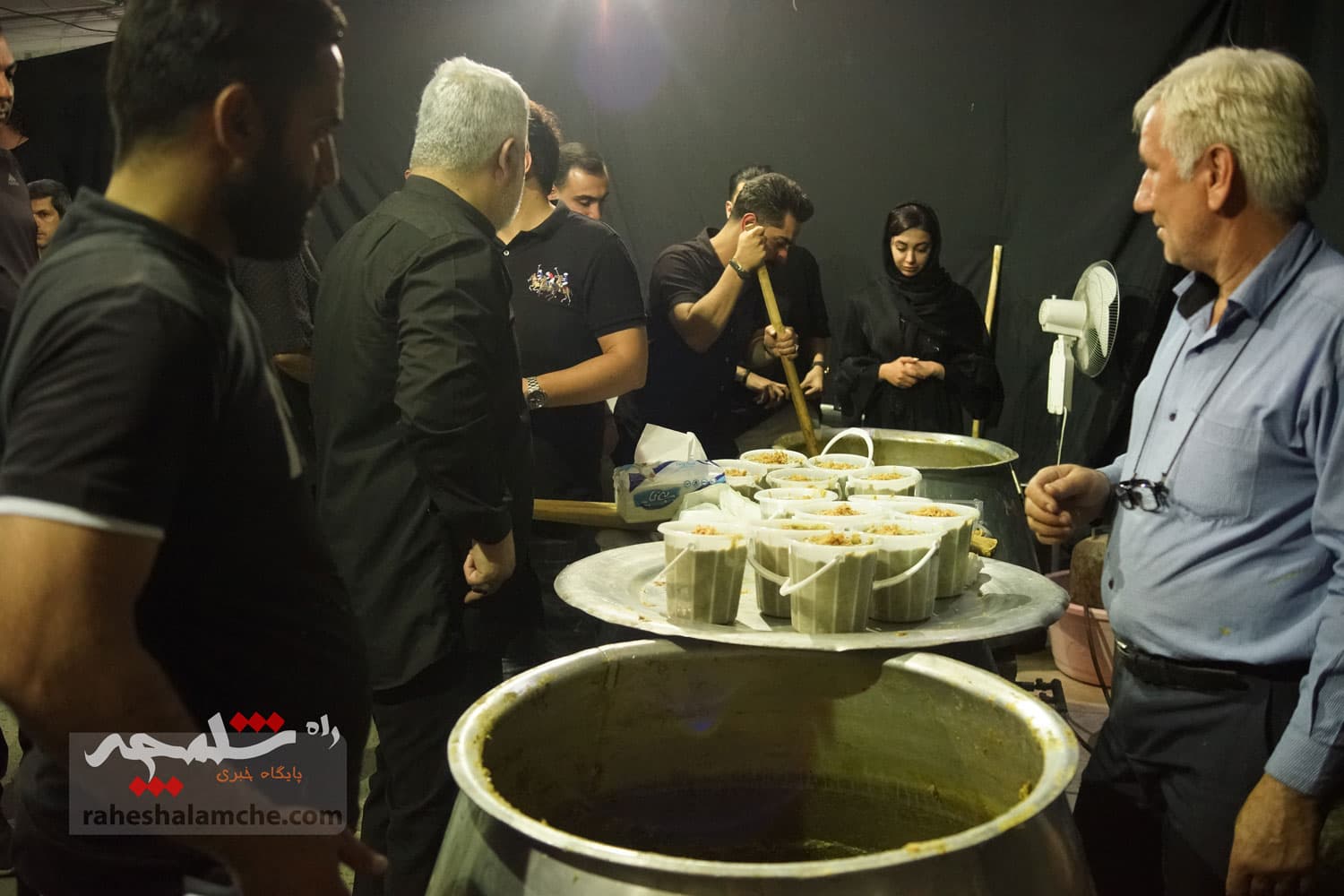 پخت آش نذری و روضه خانگی در شب 28 صفر +تصاویر — تصویر 55