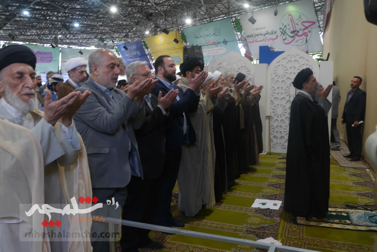 نماز جمعه 15 فروردین تهران برگزار شد +تصاویر — تصویر 67