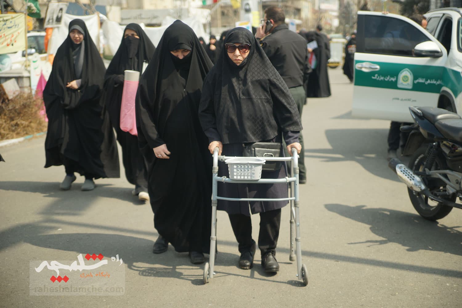 گزارش تصویری از تجمع مردمی امروز حامیان حجاب مقابل مجلس — تصویر 46