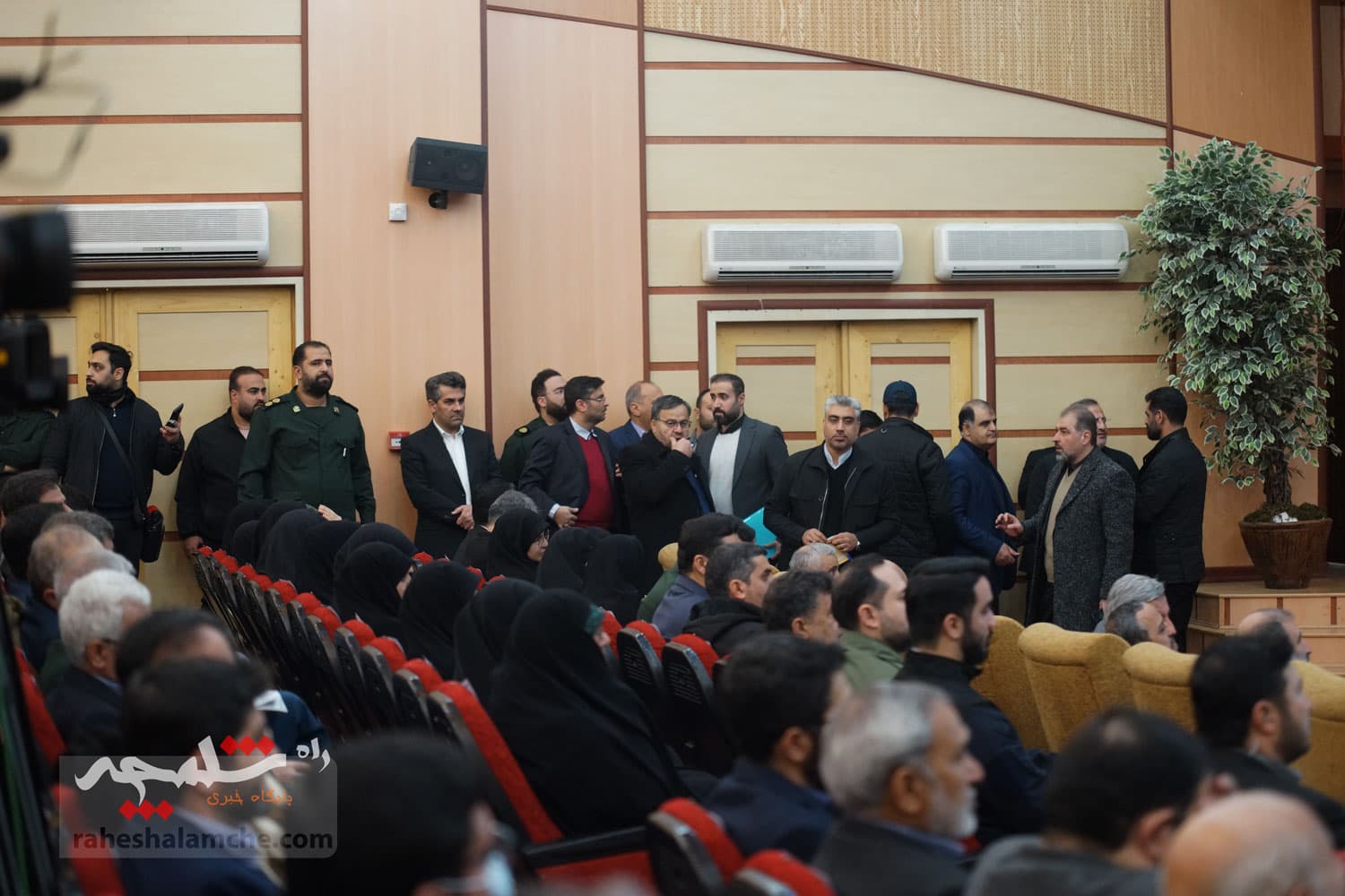 تجلیل از منتخبان جشنواره پژوهشی و فناوری در دانشگاه جامع امام حسین(ع) +تصاویر — تصویر 64