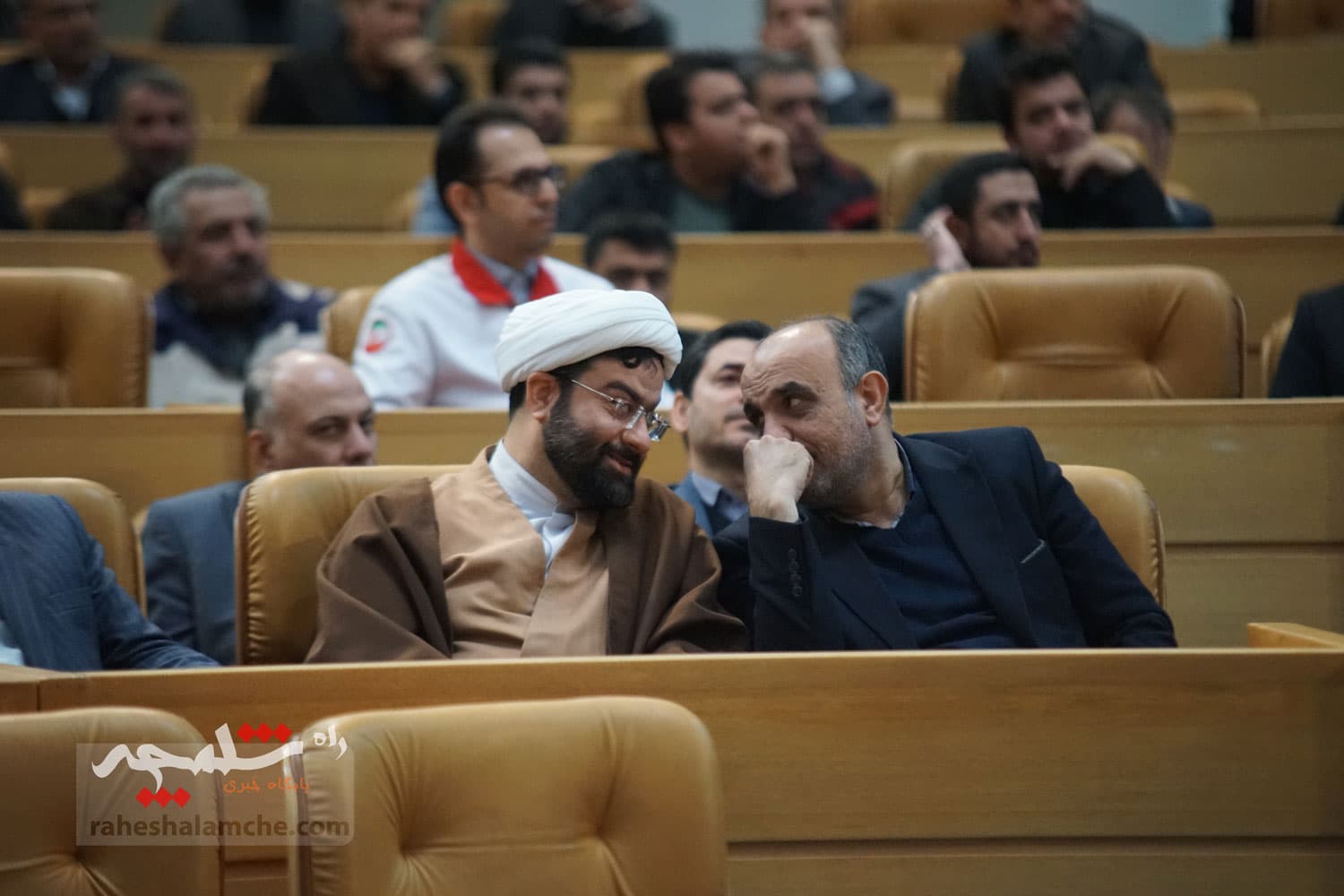 آیین تجلیل از طرحهای برگزیده اشتغال آفرین در کمیته امداد با حضور پزشکیان +تصاویر — تصویر 34