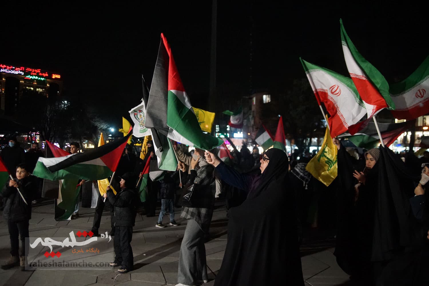 برگزاری جشن پیروزی غزه در میدان هفتحوض تهران +تصاویر — تصویر 16