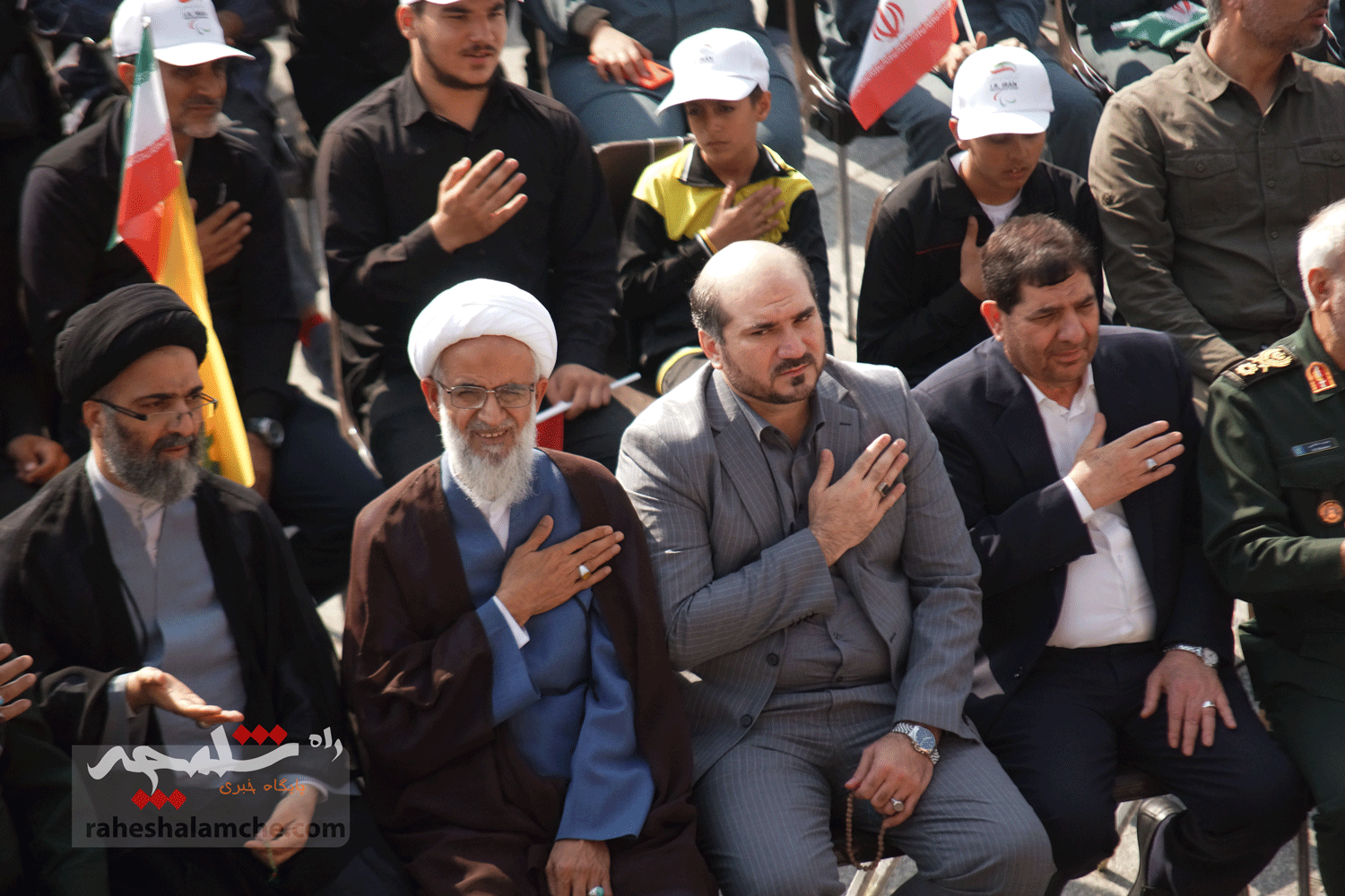 تشییع پیکر سردار شهید نیلفروشان با حضور سردار قاآنانی و مسعود پزشکیان +تصاویر — تصویر 27