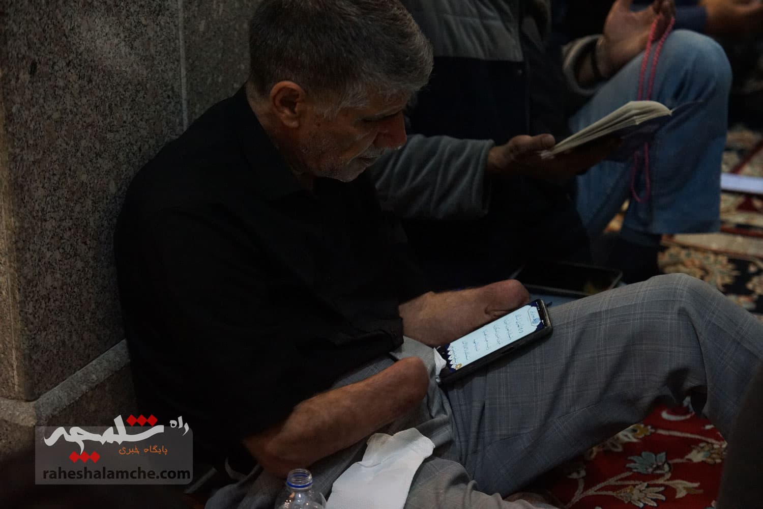 طنین نجوای «الهی العفو» دومین شب قدر در حرم عبدالعظیم حسنی(ع) +تصاویر — تصویر 48