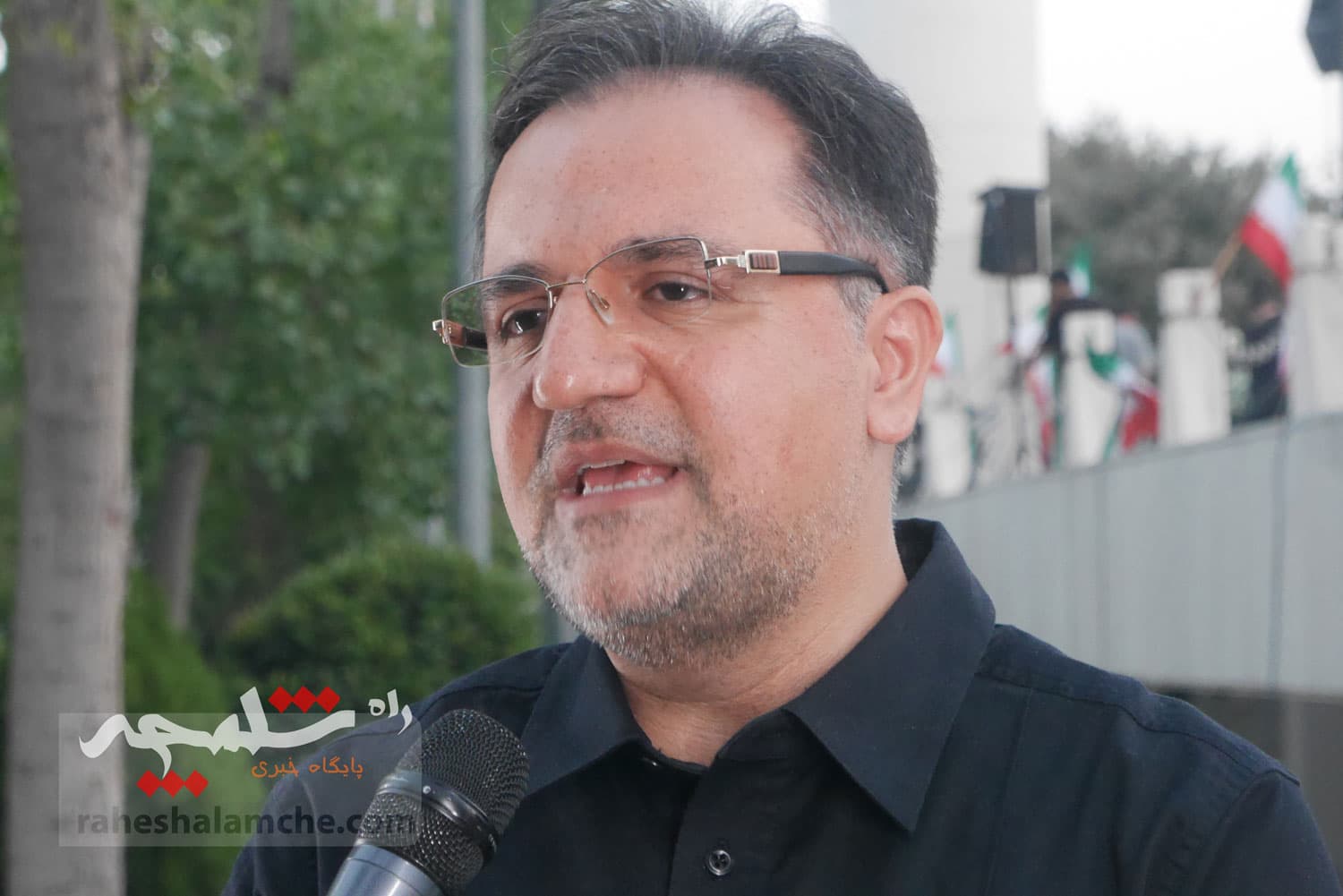تهران با اهتزاز بزرگترین پرچم عزای حسینی در جهان به استقبال محرم رفت +تصاویر — تصویر 72