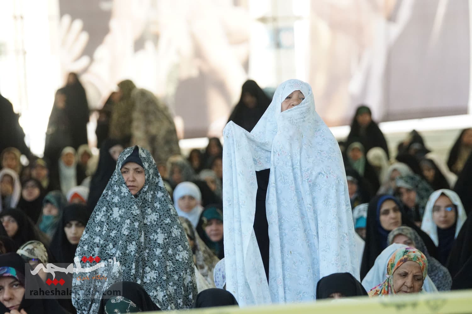 نماز عید قربان در دانشگاه تهران برگزار شد +تصاویر — تصویر 19