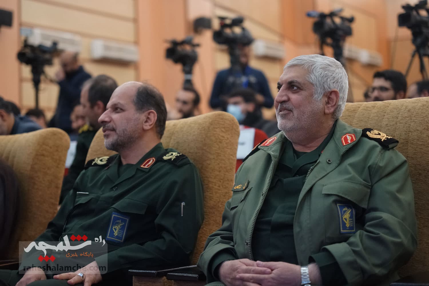 تجلیل از منتخبان جشنواره پژوهشی و فناوری در دانشگاه جامع امام حسین(ع) +تصاویر — تصویر 63