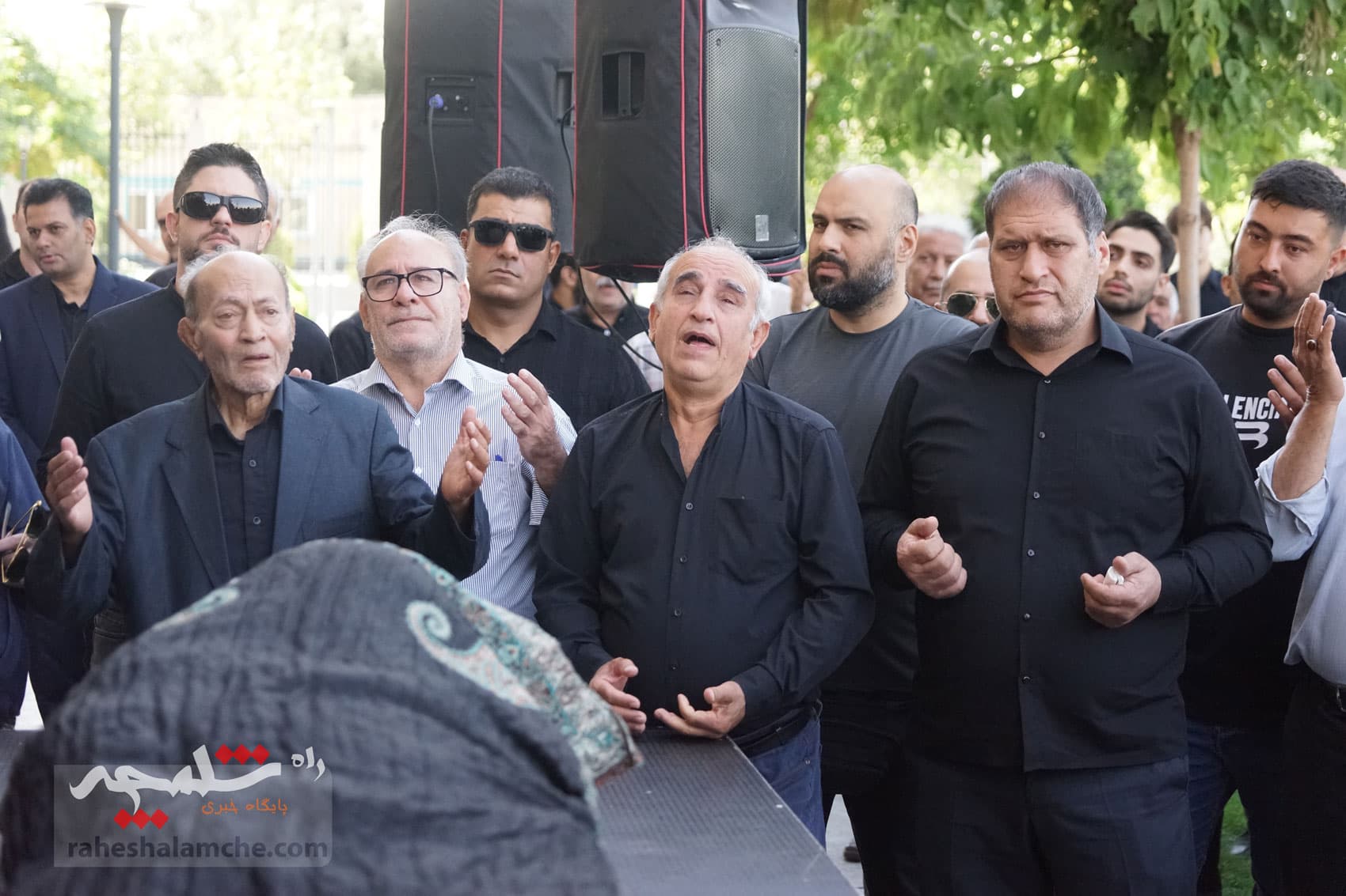 تشییع پیکر پهلوان همیشه خندان کشتی ایران چه گذشت؟ +تصاویر — تصویر 58