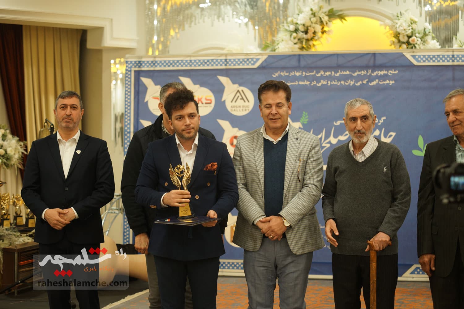 چه کسانی در نخستین کنگره ملی حامیان صلح ایران حضور داشتند؟ +تصاویر — تصویر 97
