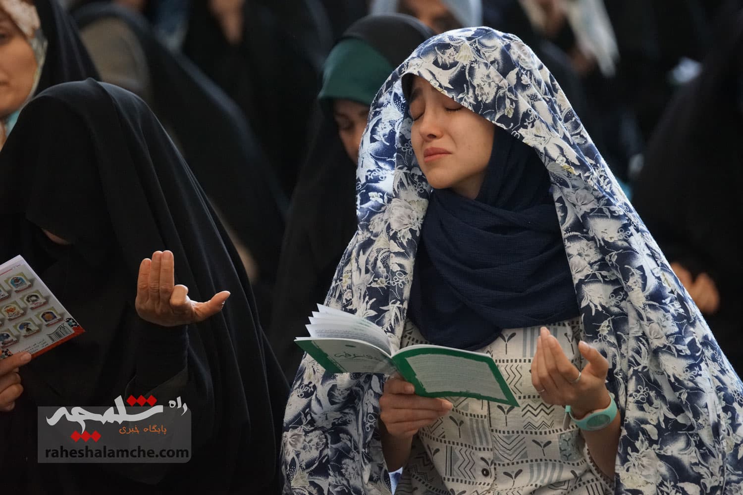 مراسم دعای عرفه در مصلی امام خمینی(ره) برگزار شد +تصاویر — تصویر 103