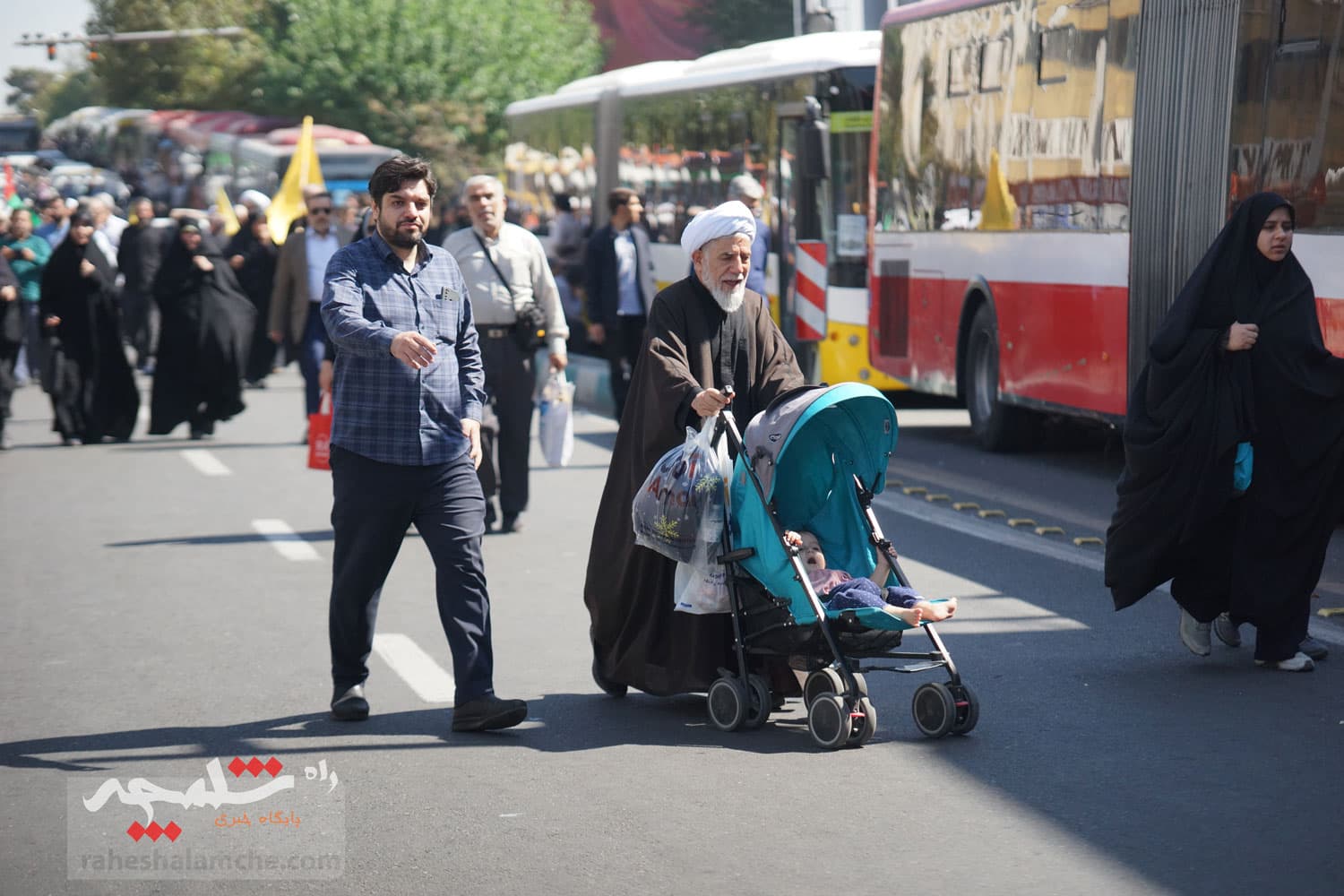 حاشیههای تصویری نمازجمعه امروز تهران — تصویر 71