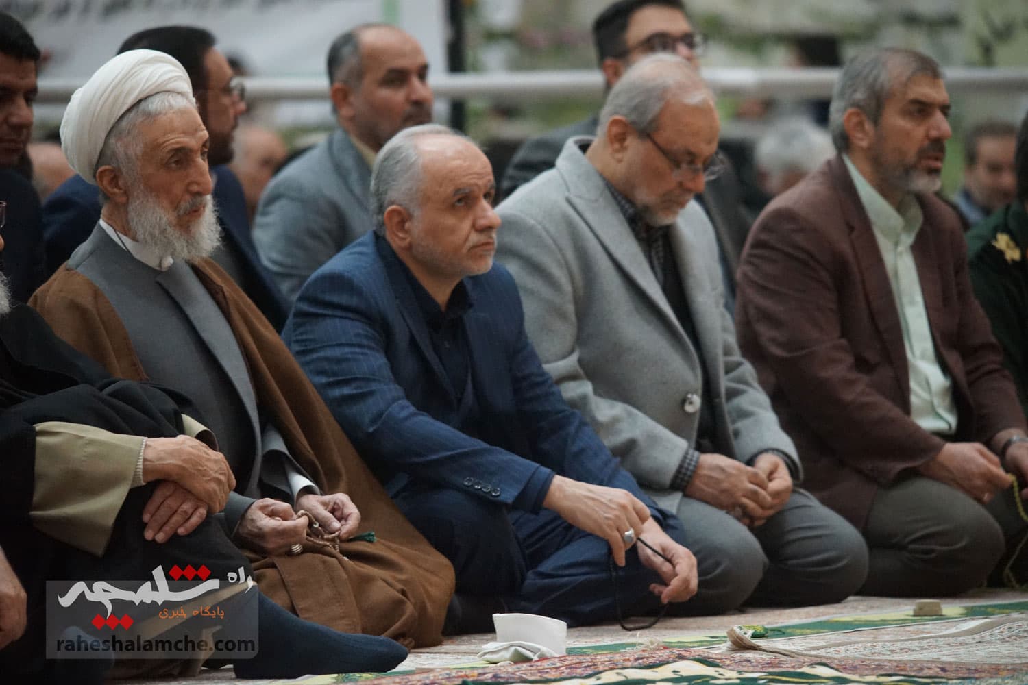 حال و هوای نمازجمعه 12 بهمن در حرم امام خمینی(ره) +تصاویر — تصویر 54