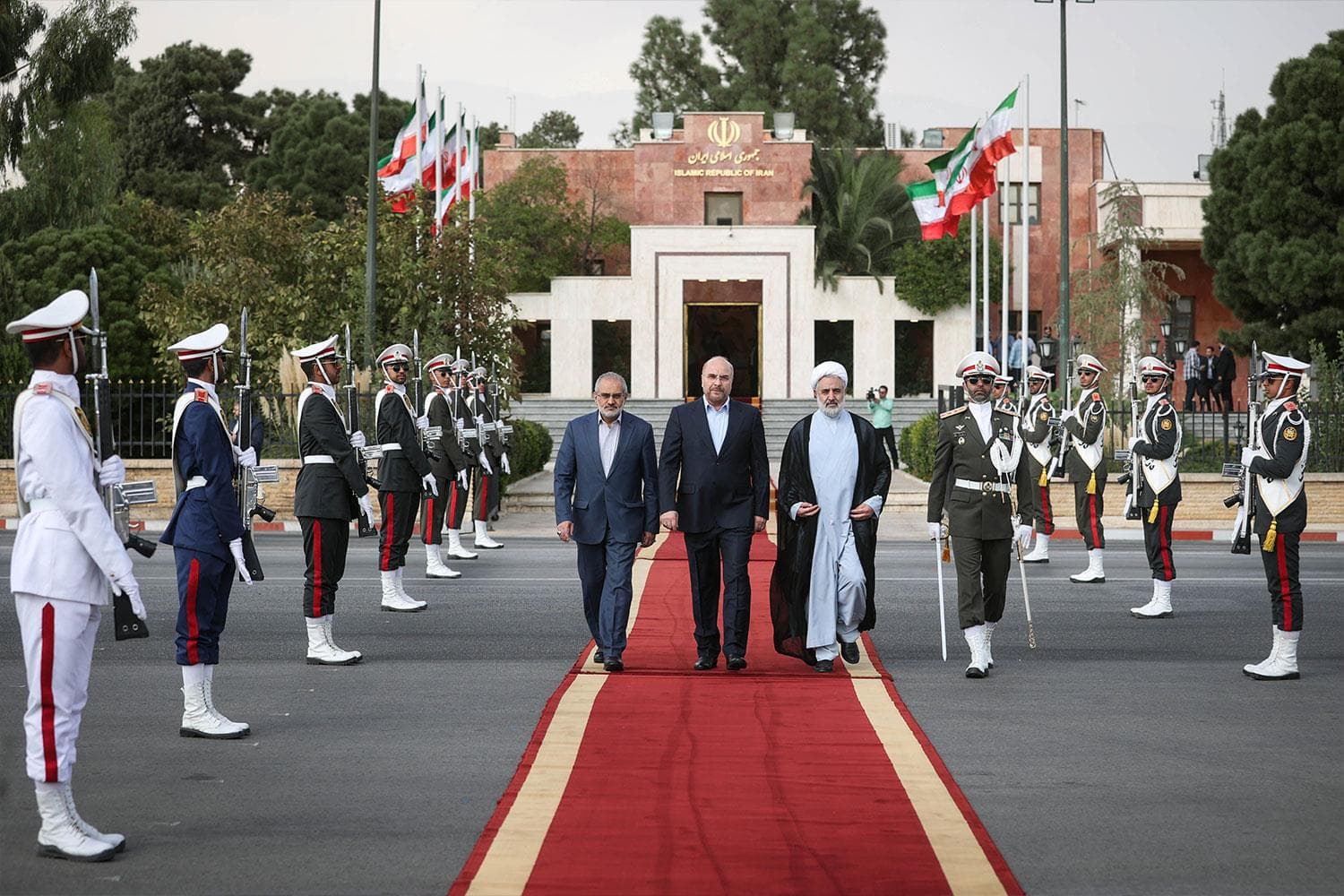 قالیباف عازم آفریقای جنوبی شد — تصویر 12