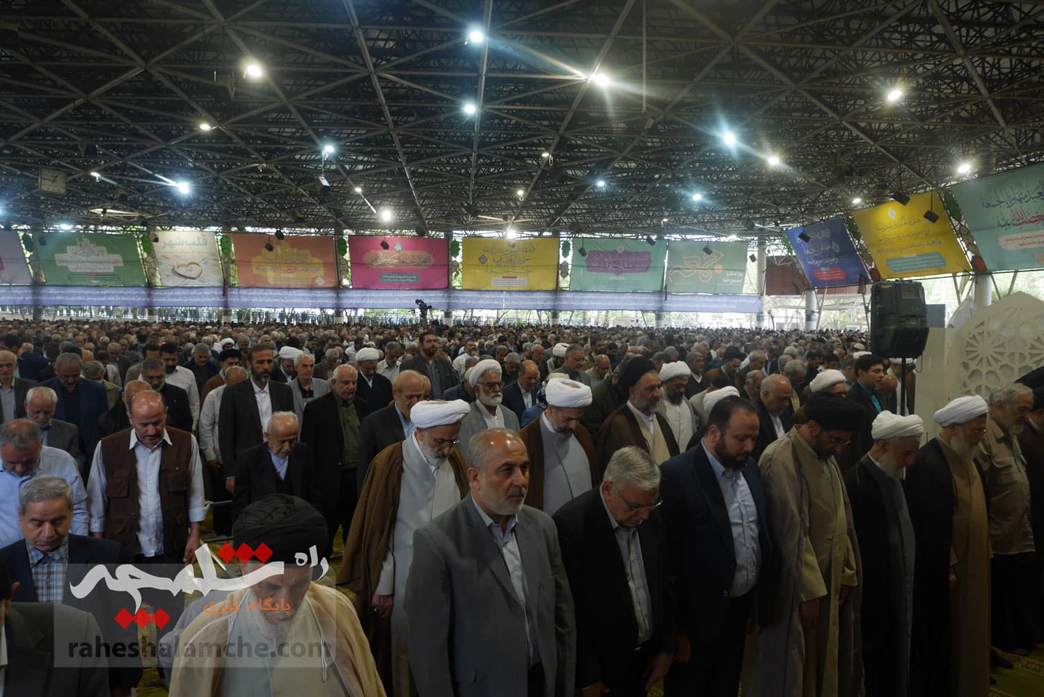 نماز جمعه 15 فروردین تهران برگزار شد +تصاویر — تصویر 61