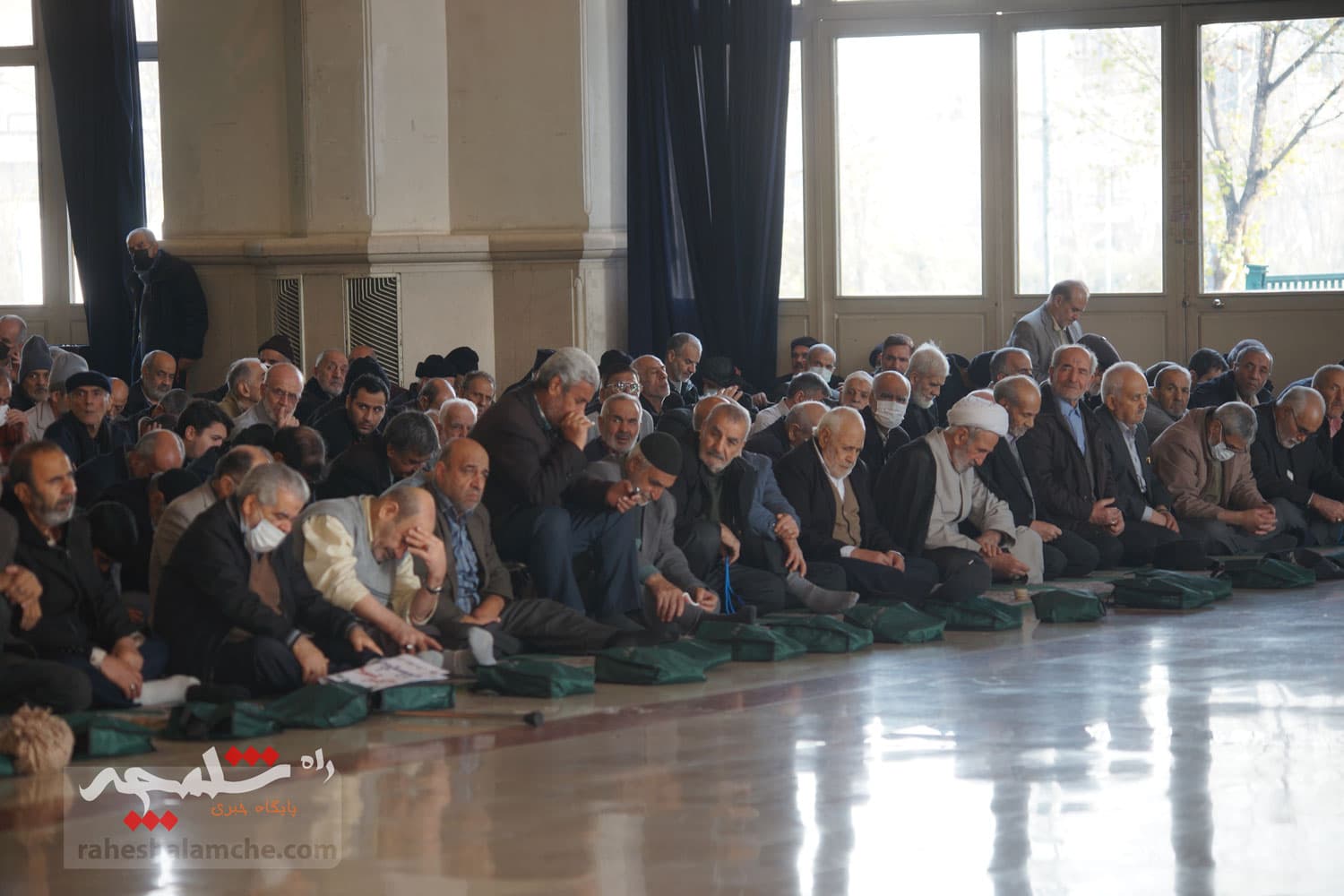 نماز جمعه این هفته تهران برگزار شد +تصاویر — تصویر 60