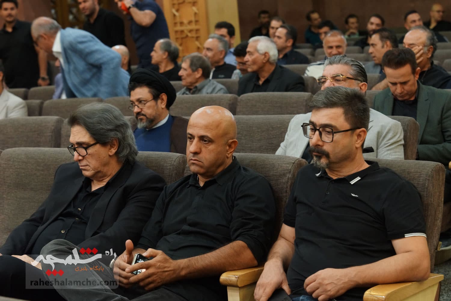مراسم ختم پدر خداداد عزیزی چه کسانی بودند؟ +تصاویر(1) — تصویر 66
