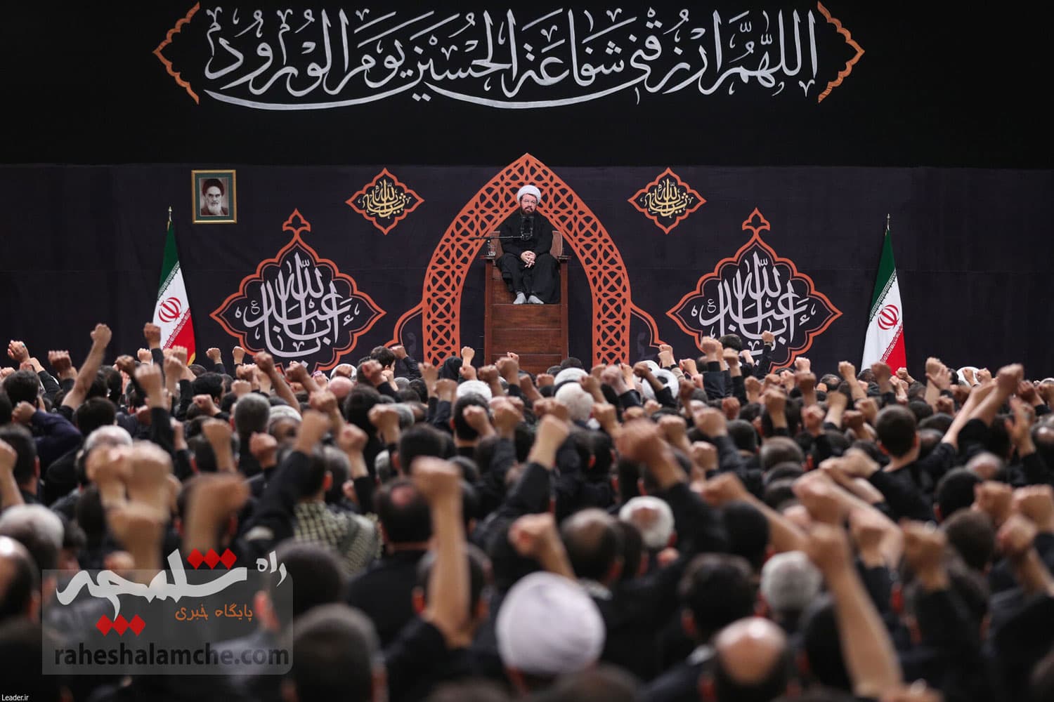 مراسم عزادارای شب عاشورا با حضور رهبر انقلاب اسلامی په گذشت؟ +تصاویر و فیلم — تصویر 14