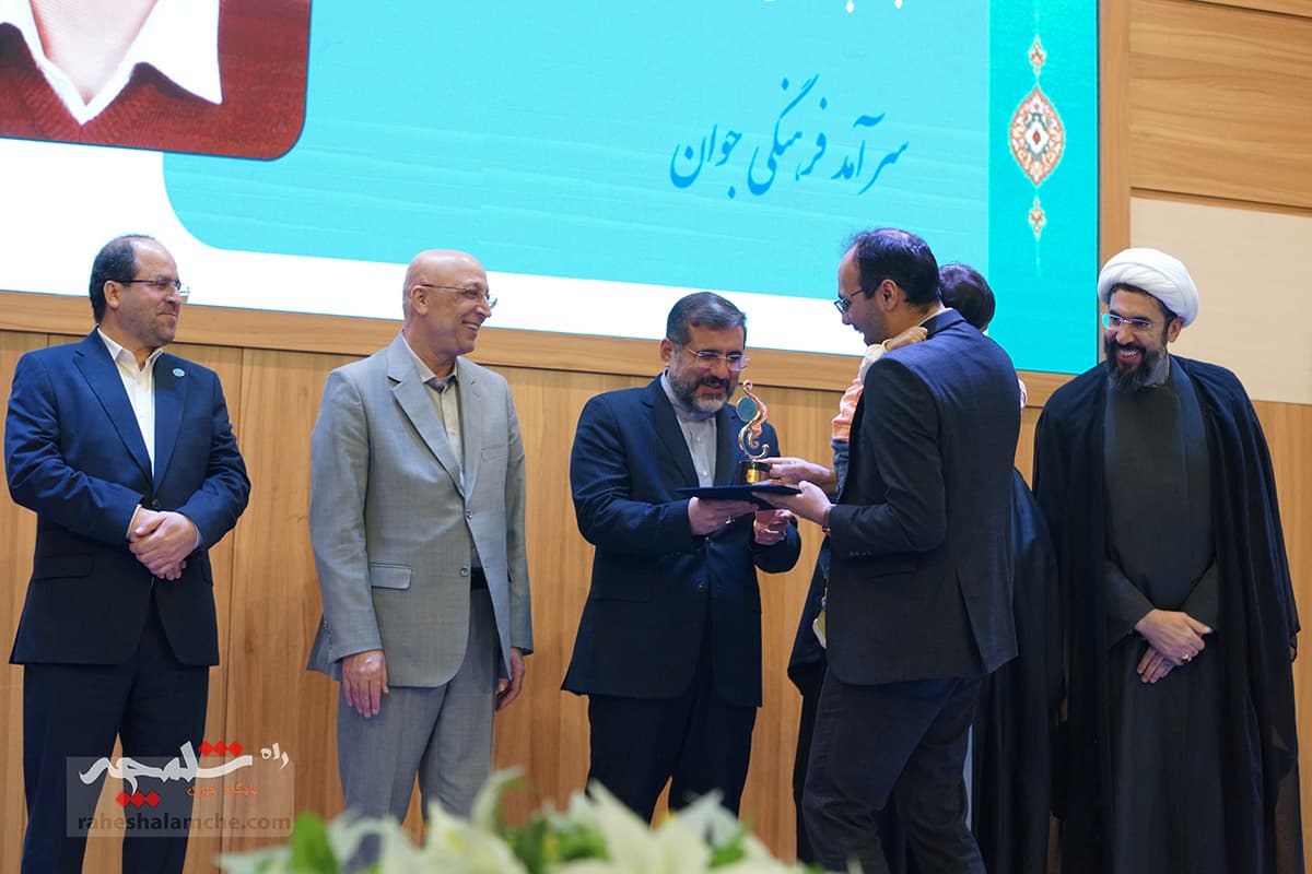 گزارش تصویری نخستین جشنواره فرهنگی دانشگاه تهران — تصویر 38