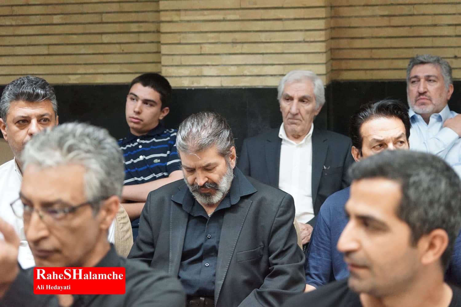 مراسم ختم رضا سوختهسرایی در غیاب مازندرانیها +تصاویر — تصویر 38