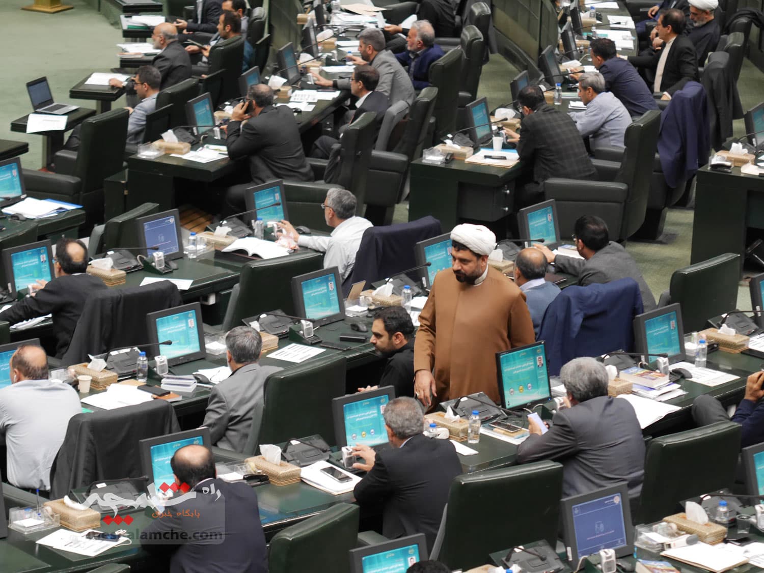 گزارش تصویری اولین روز بررسی لایحه بودجه 1404 مجلس شورای اسلامی — تصویر 45