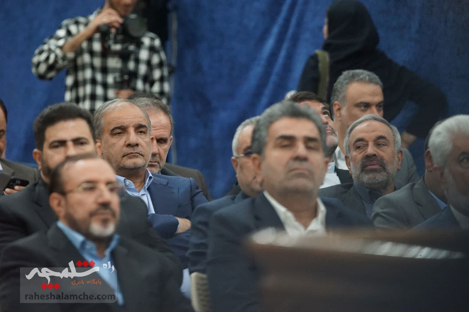 حضور نمایندگان مجلس در حرم امام خمینی(ره) +تصاویر — تصویر 102