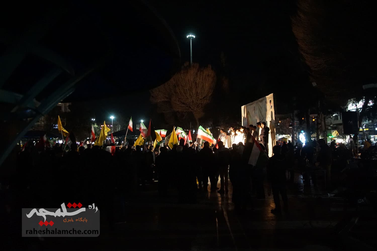 برگزاری جشن پیروزی غزه در میدان هفتحوض تهران +تصاویر — تصویر 54
