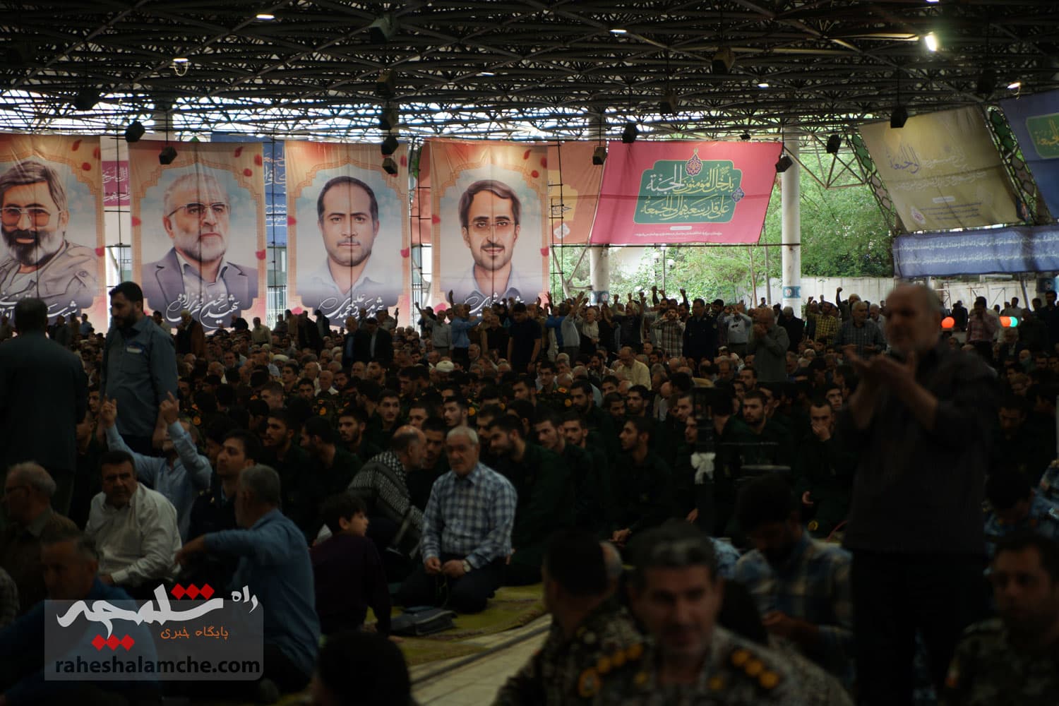 گزارش تصویری نماز جمعه تهران- 22 فروردین — تصویر 91