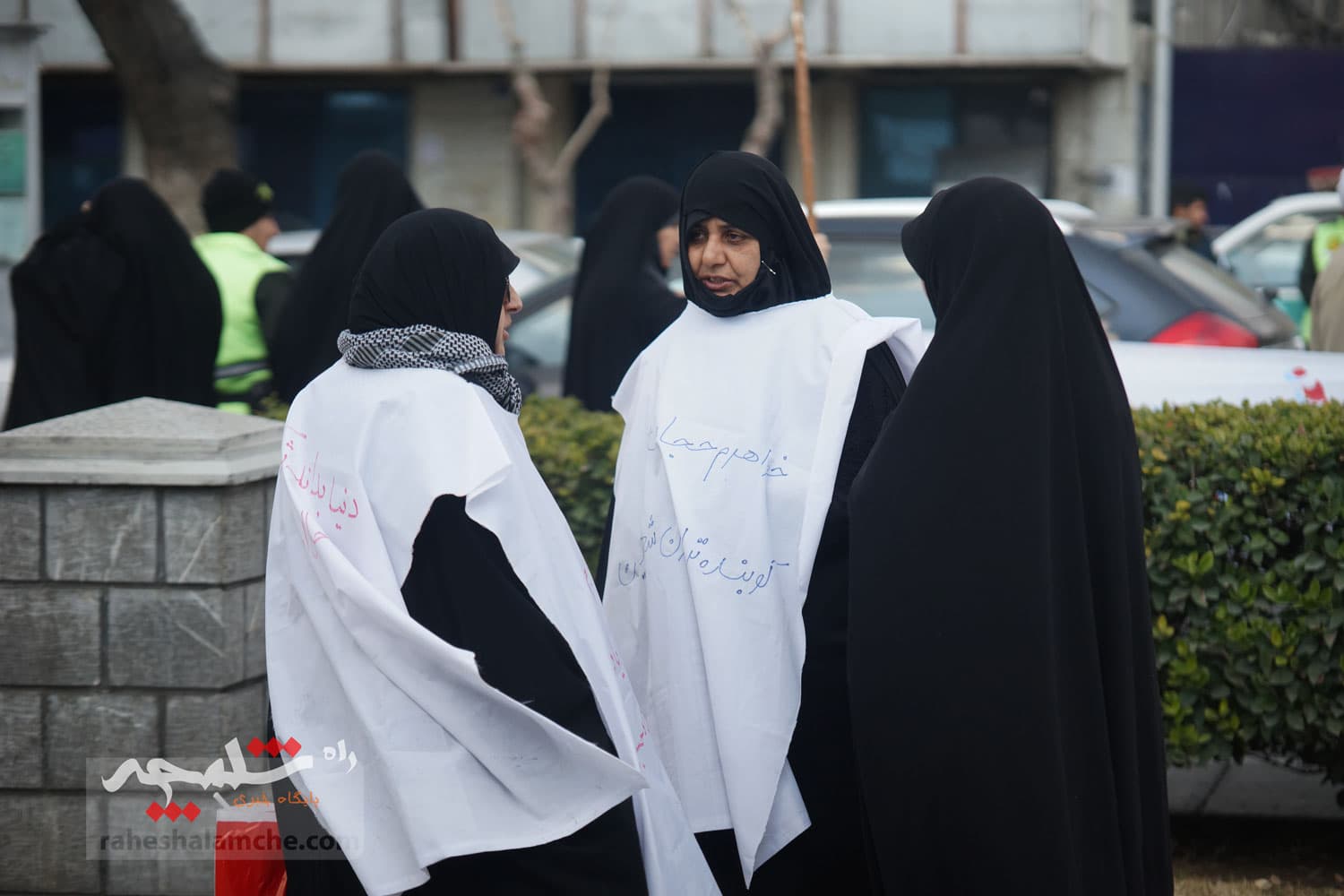 گزارش تصویری از تجمع مردمی امروز حامیان حجاب مقابل مجلس — تصویر 11