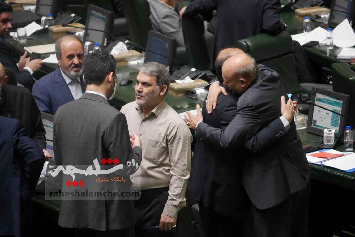 حاشیههای تصویری اولین روز صحن علنی مجلس در سال 1404 — تصویر 124