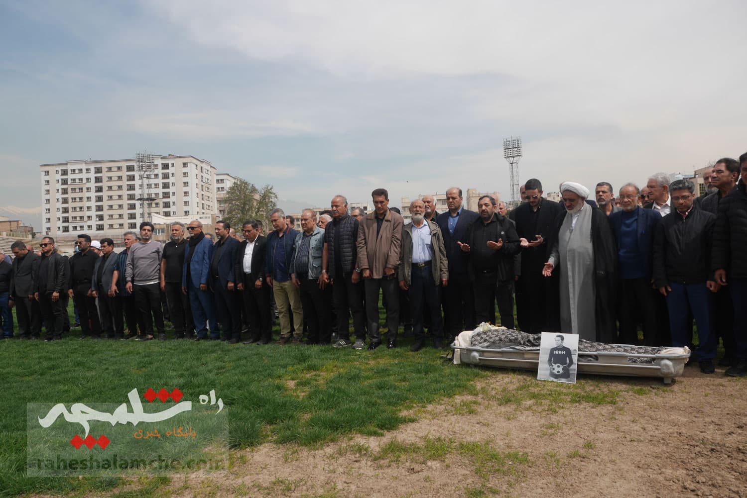 چه کسانی در مراسم تشییع پیکر «عمو ظلی» حضور دارشتند +تصاویر — تصویر 119