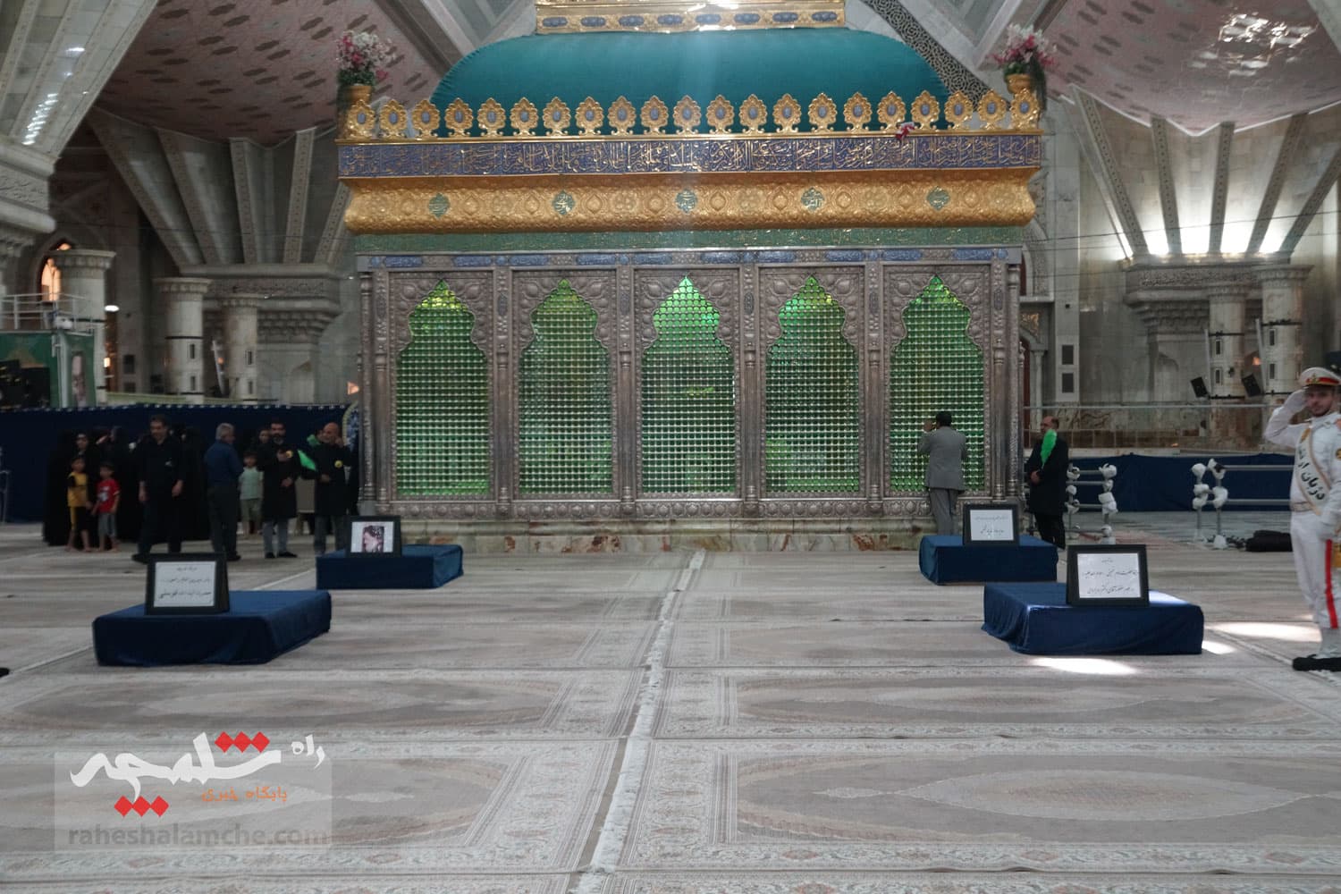 حضور جامعه ورزش و جوانان در حرم امام خمینی(ره) +تصاویر — تصویر 1